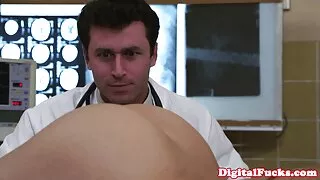 তাকে দেখে মনে হচ্ছে  ...