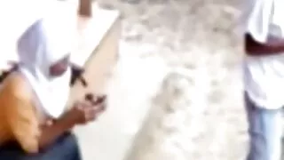 মনোমুগ্ধকর স্বর্ণকেশ ...