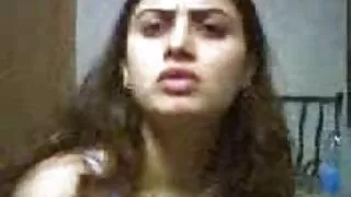 হাসি স্বর্ণকেশী অ্যা ...
