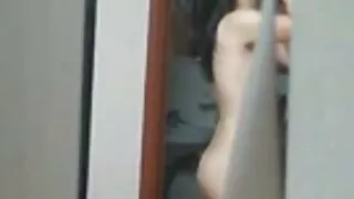 ছোট চুলের এশিয়ান বা ...