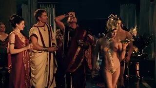 Busty স্বর্ণকেশী Tri ...