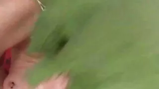 বড় ব্রেস্টেড স্বর্ণ ...